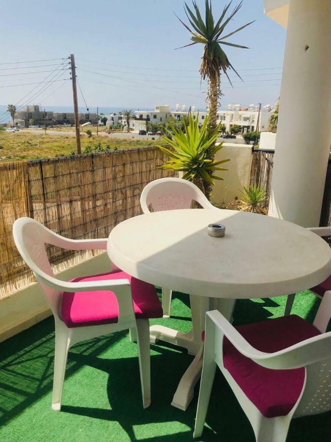 Beautiful Apartment Near The Sea Paphos Exterior photo